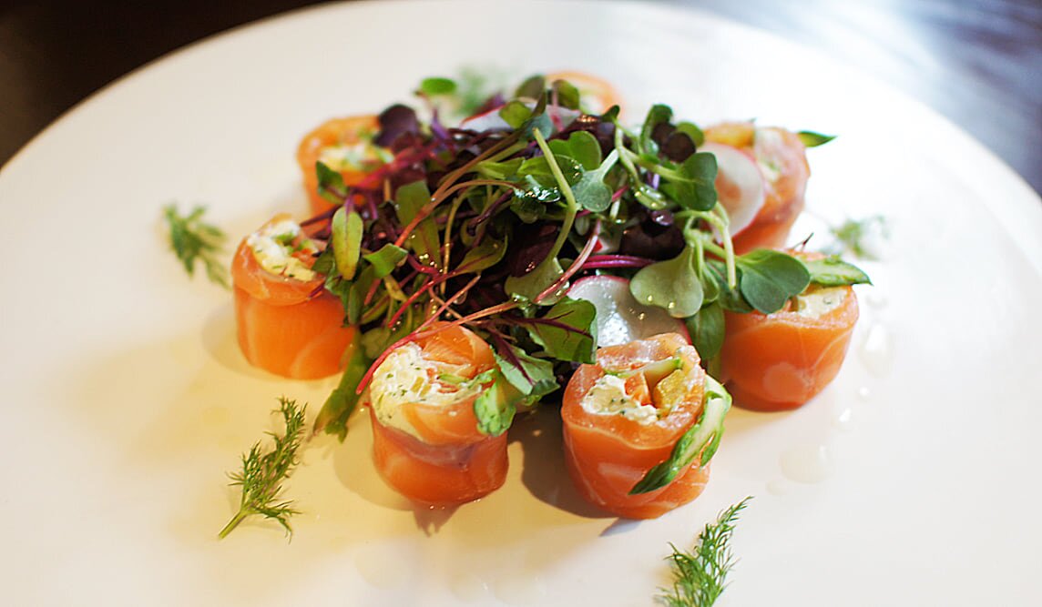 [나도셰프다]  홀스래디쉬 소스를 곁들인 생연어롤