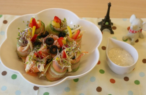 오이로 말은 훈제연어 샐러드