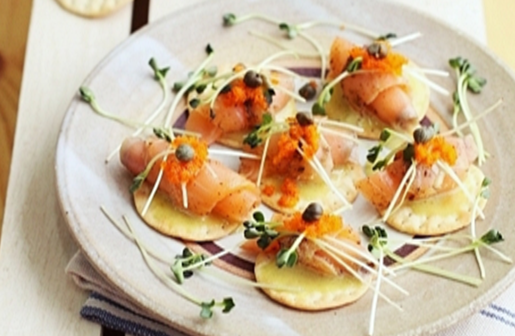 훈제연어 카나페