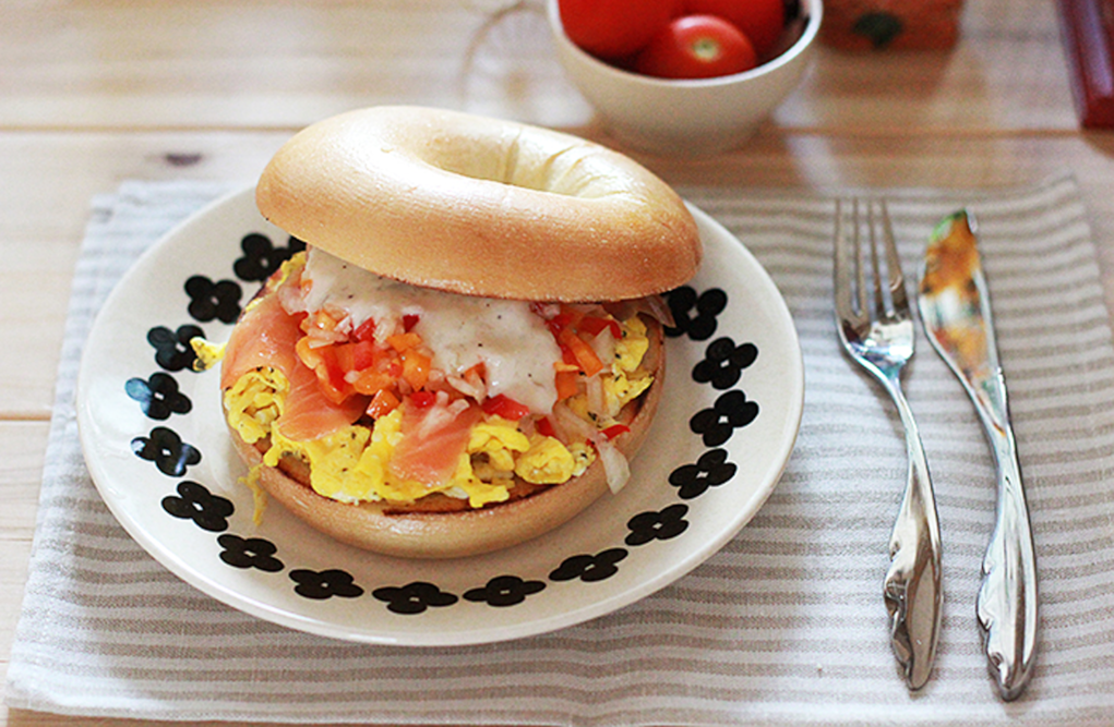 연어 베이글 샌드위치