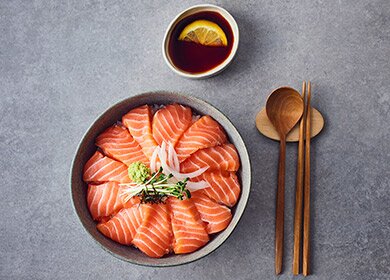 매콤한 노르웨이 연어장과 밥