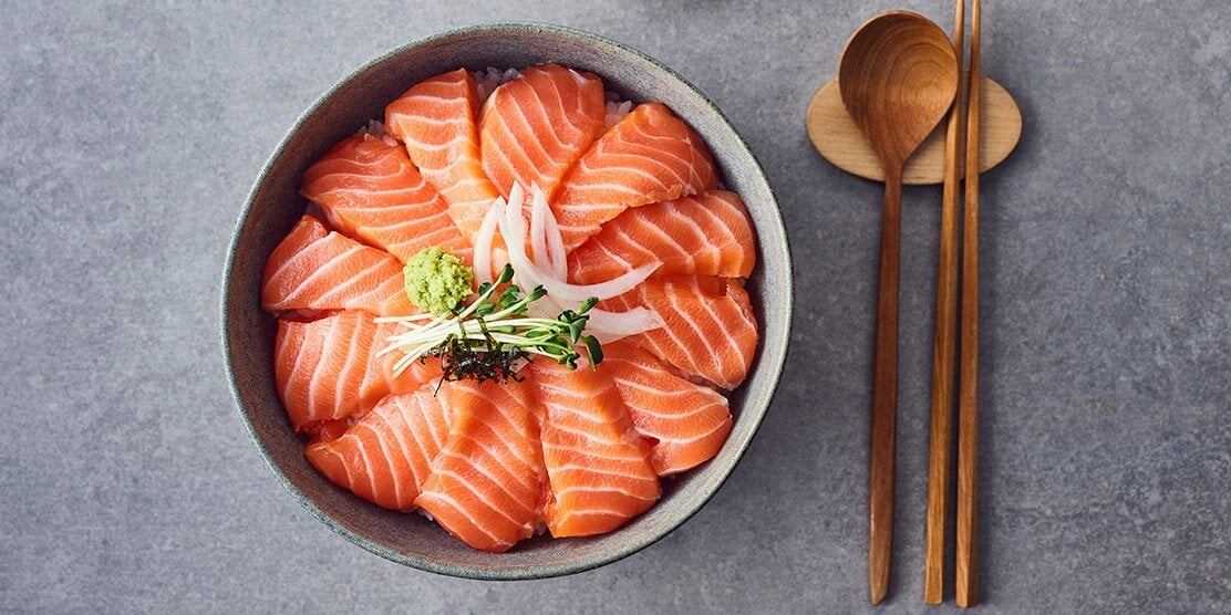 매콤한 노르웨이 연어장과 밥