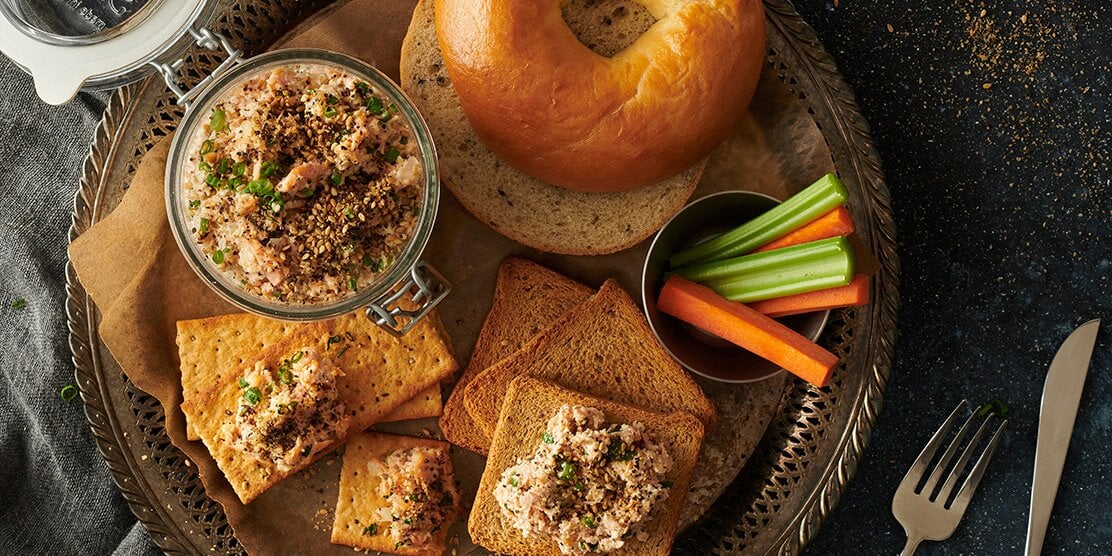 파슬리 & 참께 후추 노르웨이 연어 두부 딥