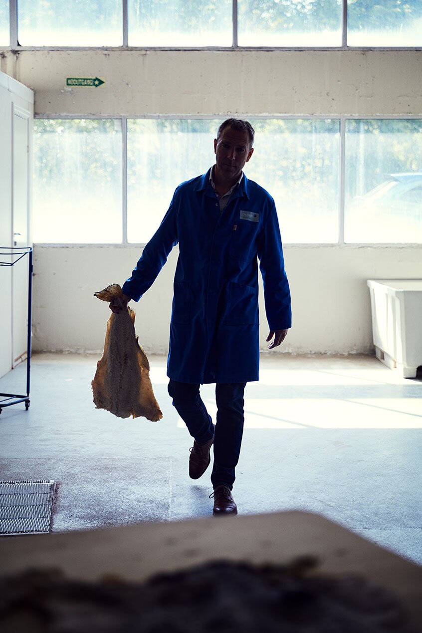 염대구를 옮기는 야코브 뒤브비크 씨