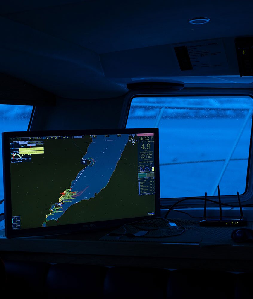 조타실의 GPS 디스플레이